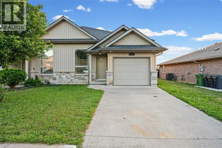 3237 SEVILLE, Windsor, Ontario N8M0A3