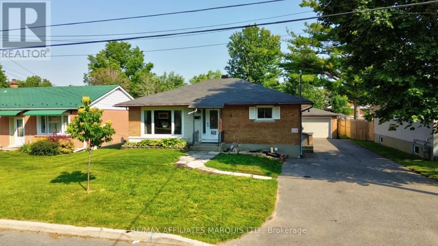 1015 EDYTHE AVENUE, Cornwall, Ontario K6J1N8