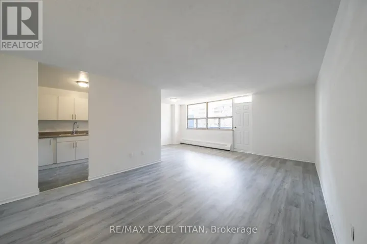301 - 5 GLAMORGAN AVENUE, Toronto (Dorset Park), Ontario M1P4P1