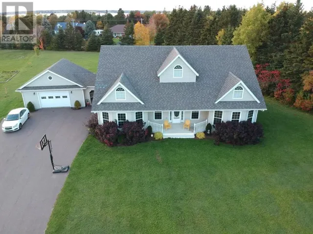 2 MULLAGHMORE Drive, Stratford, Prince Edward Island C1B1P2
