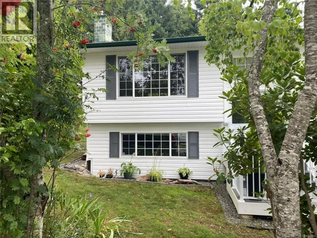 1709 Mahtmof Pl, Comox, British Columbia V9M2L9