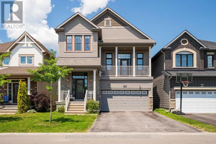 678 EAGLE CREST HEIGHTS, Ottawa, Ontario K2S1R8