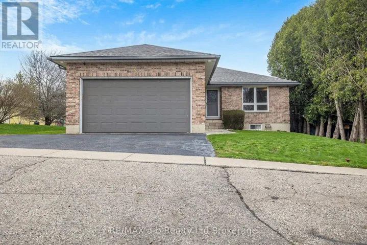 2 PALMER STREET W, Norwich (Norwich Town), Ontario N0J1P0
