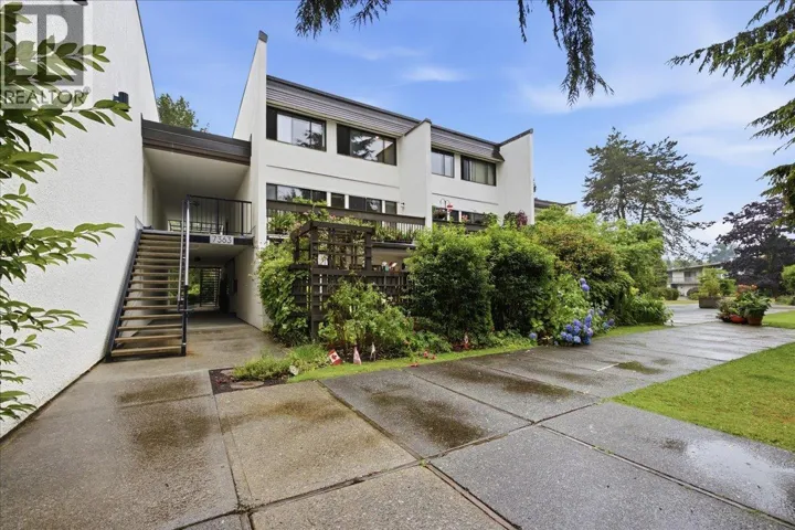 8 7363 MONTECITO DRIVE, Burnaby, British Columbia V5A1R4