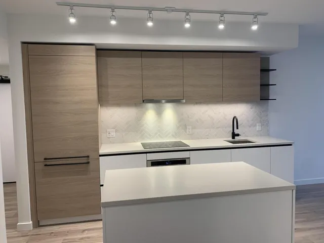 512 13428 105 AVENUE, Surrey, British Columbia V3T0S6