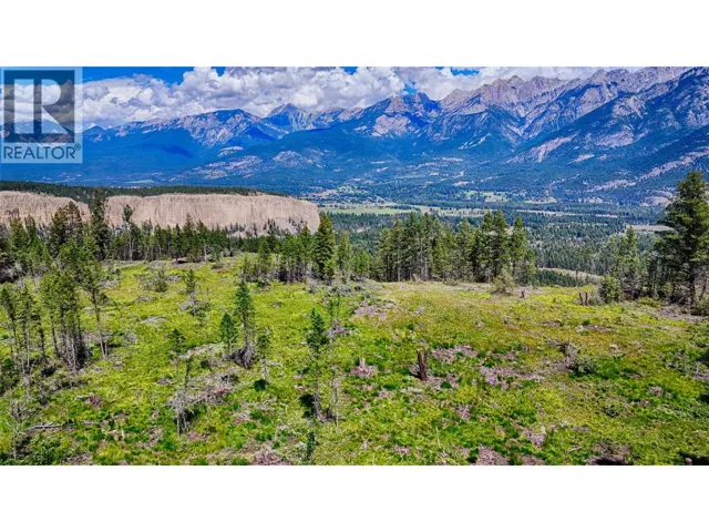 5571 93/95 Highway, Fairmont Hot Springs, British Columbia V0B1L2
