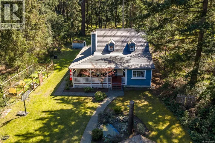 745 Lazo Rd, Comox, British Columbia V9M3V6