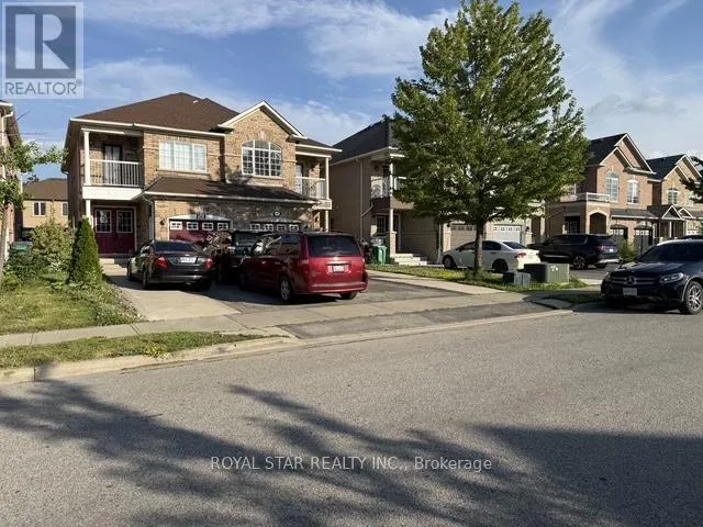 50 DEWRIDGE COURT, Brampton (Sandringham-Wellington), Ontario L6R3C1