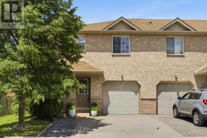 10 - 39 PINEWOODS DRIVE, Hamilton (Stoney Creek Mountain), Ontario L8J3Z4
