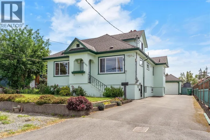 3161 Donald St, Saanich, British Columbia V8V3P7