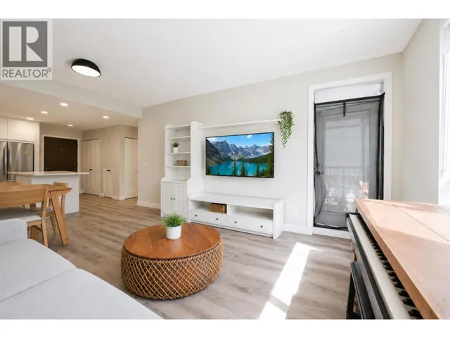 307 615 COTTONWOOD AVENUE, Coquitlam, British Columbia V3J0N4