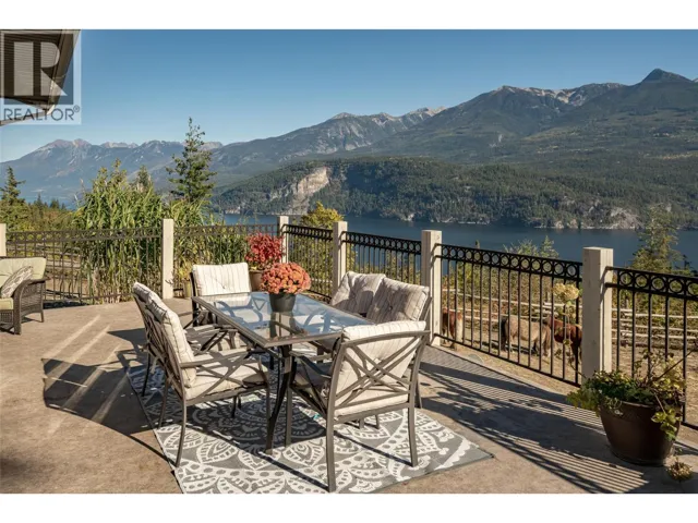 8840 Olson Road, Kaslo, British Columbia V0G1M0