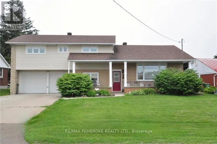 282 CLEMOW AVENUE, Pembroke, Ontario K8A2E4