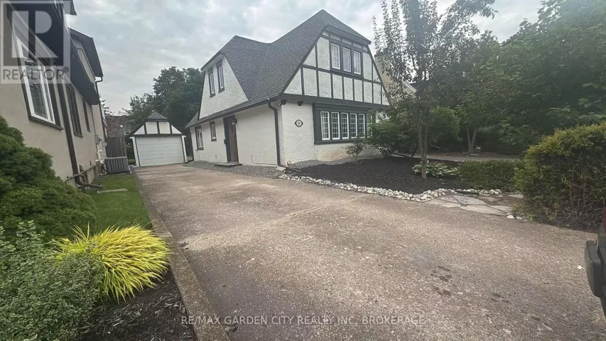 56 SOUTH DRIVE, St. Catharines (Old Glenridge), Ontario L2R4V2