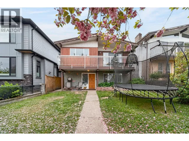 2258 WENONAH STREET, Vancouver, British Columbia V5N2Z6