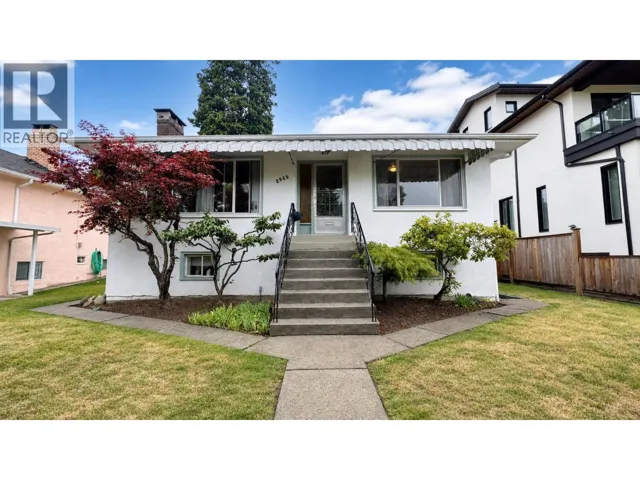 2965 E 8TH AVENUE, Vancouver, British Columbia V5M1X2