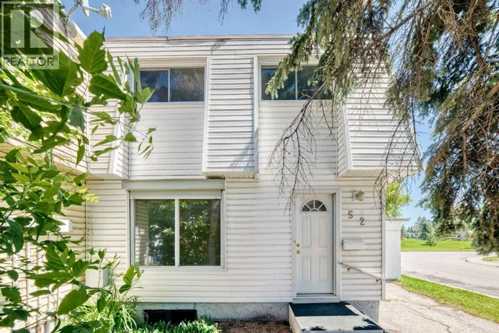 52 Doverdale Mews SE, Calgary, Alberta T2B1V9