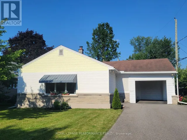 2243 HILLARY AVENUE, Ottawa, Ontario K1H7H7