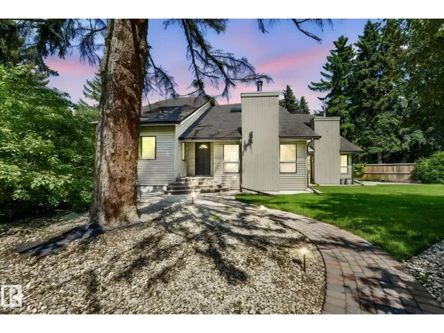 11822 91 AV NW, Edmonton, Alberta T6G1B2