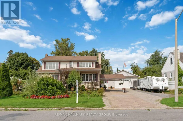 431 BLAKE BOULEVARD, Ottawa, Ontario K1K1A9