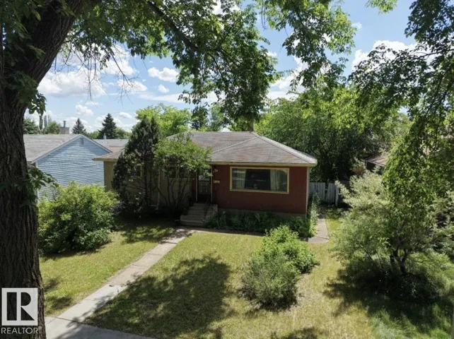 8719 67 AV NW, Edmonton, Alberta T6E0M9