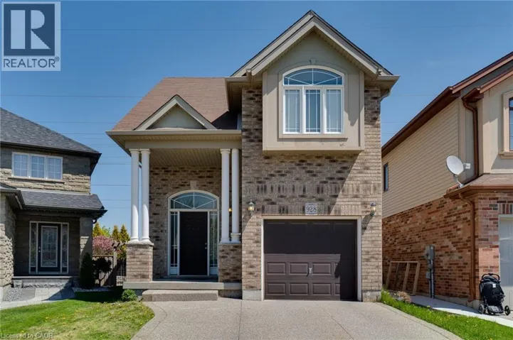 928 DUNBLANE Court, Kitchener, Ontario N2R1W9