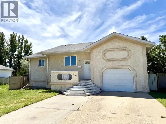 42 Mt Backus Crescent W, Lethbridge, Alberta T1K6P6