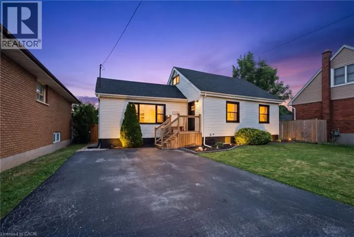481 UPPER GAGE Avenue, Hamilton, Ontario L8V4J2