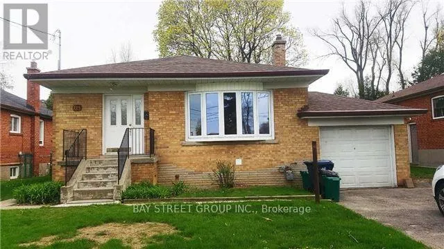 LOWER 123 SEARLE AVENUE, Toronto (Bathurst Manor), Ontario M3H4B1