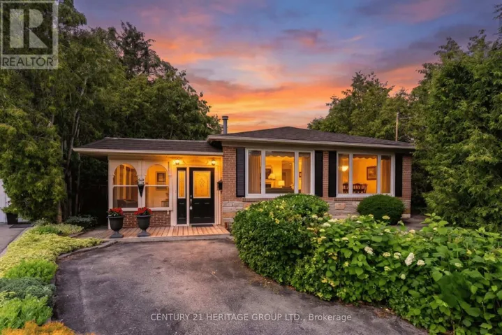 129 BOLTON AVENUE, Newmarket (Huron Heights-Leslie Valley), Ontario L3Y2X3