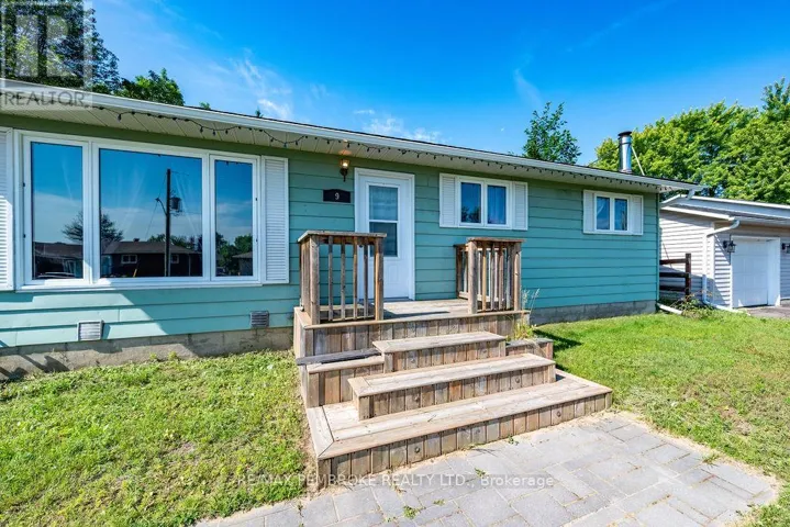 9 JAMES STREET, Petawawa, Ontario K8H3B4