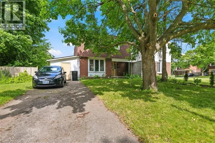 6 TAMARACK Court, Cambridge, Ontario N3C3A8