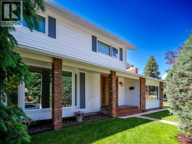 10723 Maplebend Drive SE, Calgary, Alberta T2J1X3