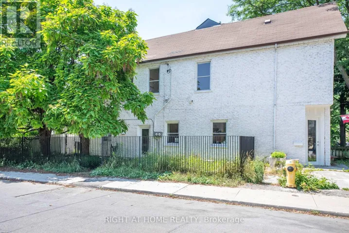 UPPER - 98 BEACONSFIELD AVENUE, Toronto (Little Portugal), Ontario M6J3J3
