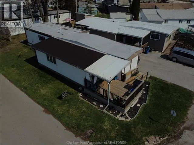 30 REGENCY DRIVE, Chatham, Ontario N7L4E8