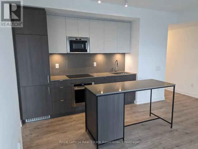 447 - 215 LAKESHORE ROAD W, Mississauga (Port Credit), Ontario L5H1G5