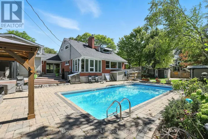 433 MANORHILL AVENUE, Peterborough (Town Ward 3), Ontario K9J6H7