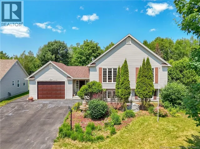 822 Douglas Avenue, Fredericton, New Brunswick E3A9M6