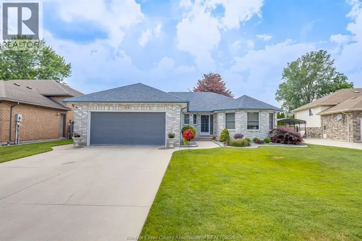 314 MENARD, LaSalle, Ontario N9J1C4