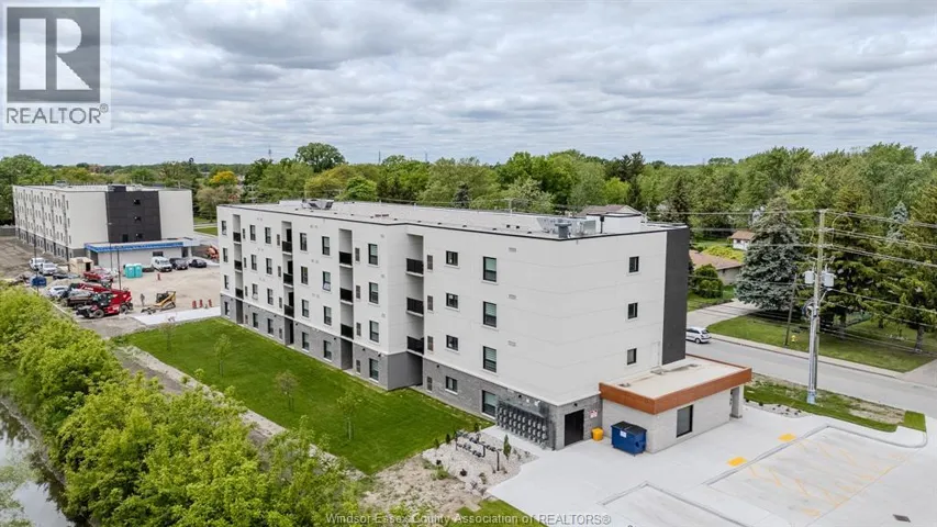 705 GRAND MARAIS Unit# 109, Windsor, Ontario N8X3H8