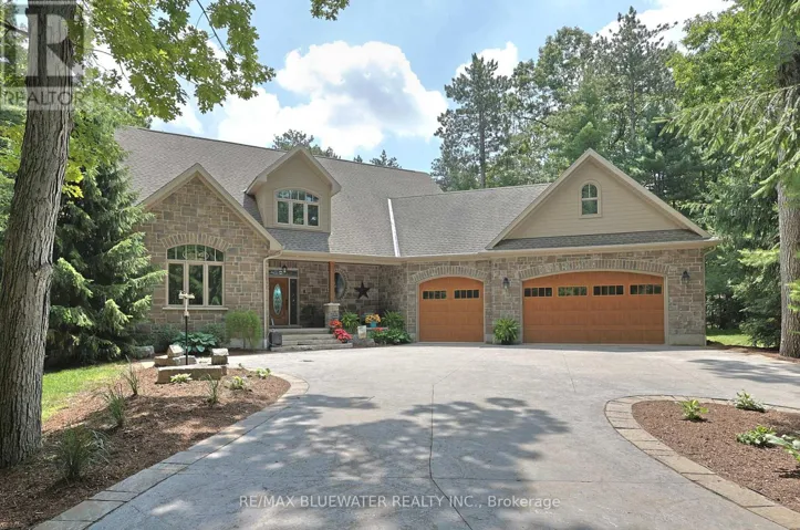 9956 PINETREE CRESCENT, Lambton Shores (Grand Bend), Ontario N0M1T0