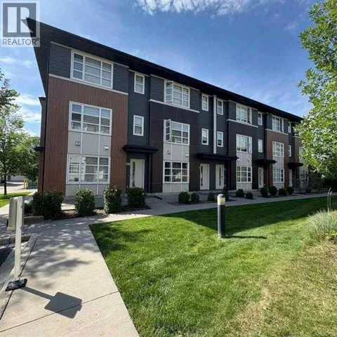 202 EVANSRIDGE Park NW, Calgary, Alberta T3P0N7