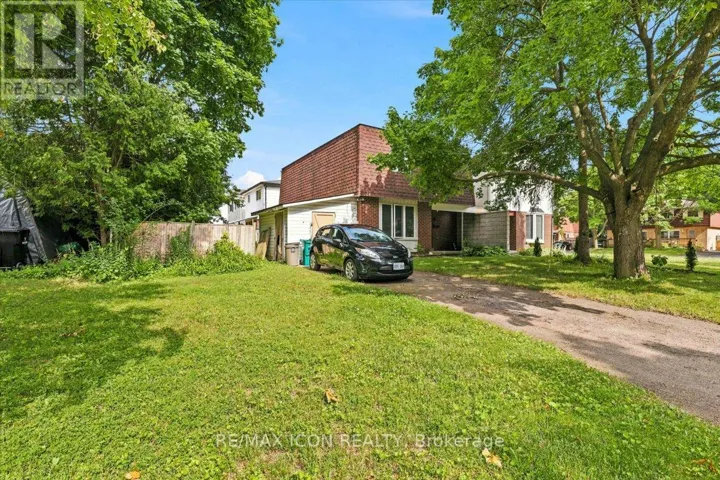 6 TAMARACK COURT, Cambridge, Ontario N3C3A8