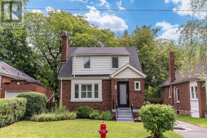 13 ALLAN AVENUE, Hamilton (Dundas), Ontario L9H4N7