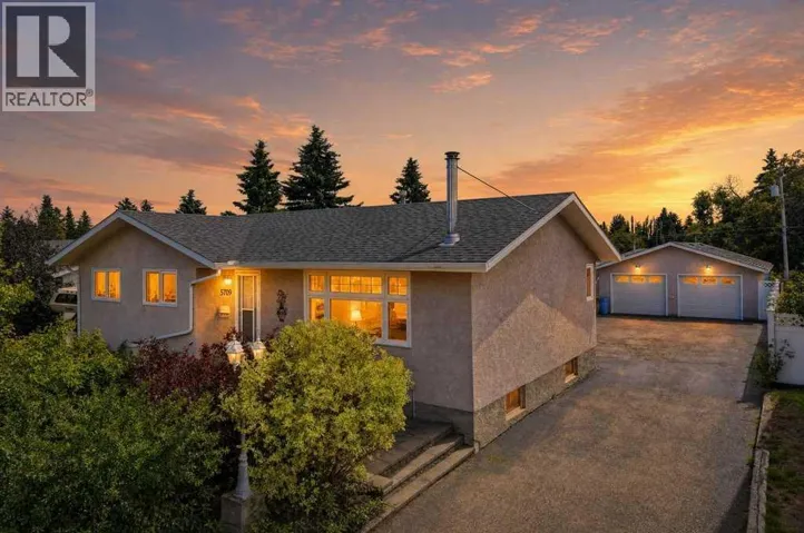 5709 56 Avenue, Lacombe, Alberta T4L1N6