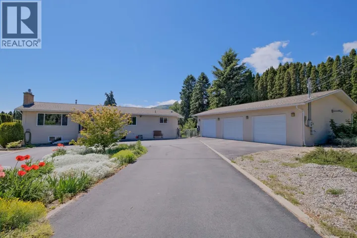709 BARTLETT Drive, Penticton, British Columbia V2A7K8