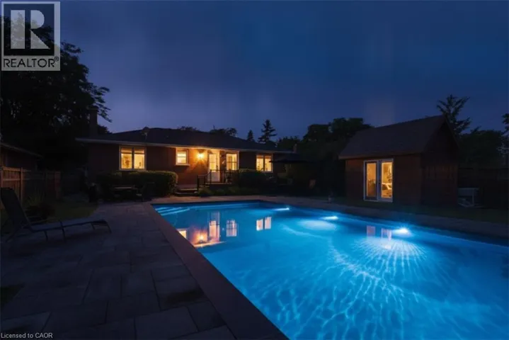 1087 MAPLEHURST Avenue, Burlington, Ontario L7T3G3