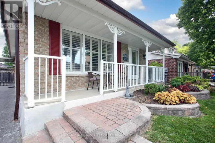 10 CALAIS STREET, Whitby (Lynde Creek), Ontario L1N5M1