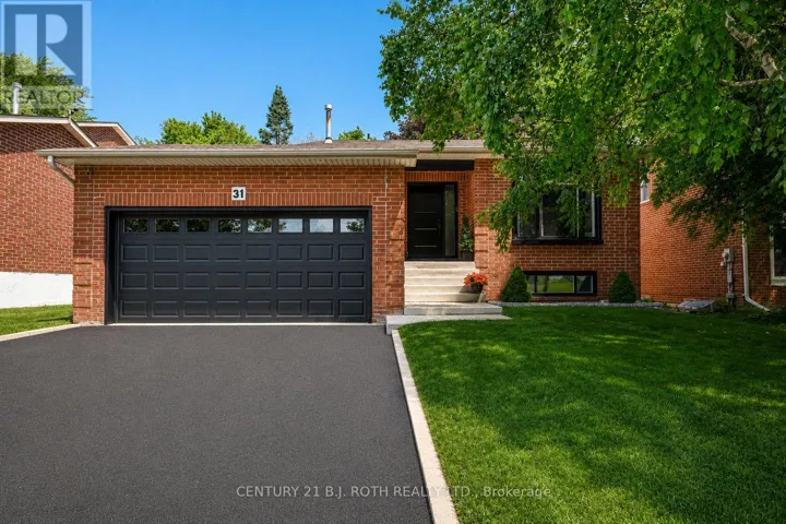 31 KINGSTON ROAD, Newmarket (Bristol-London), Ontario L3Y5W5