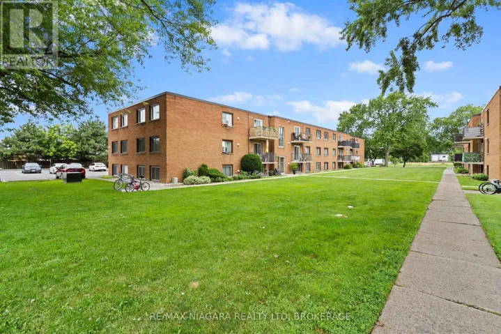 34 - 450 CARLTON STREET, St. Catharines (Facer), Ontario L2M4X1